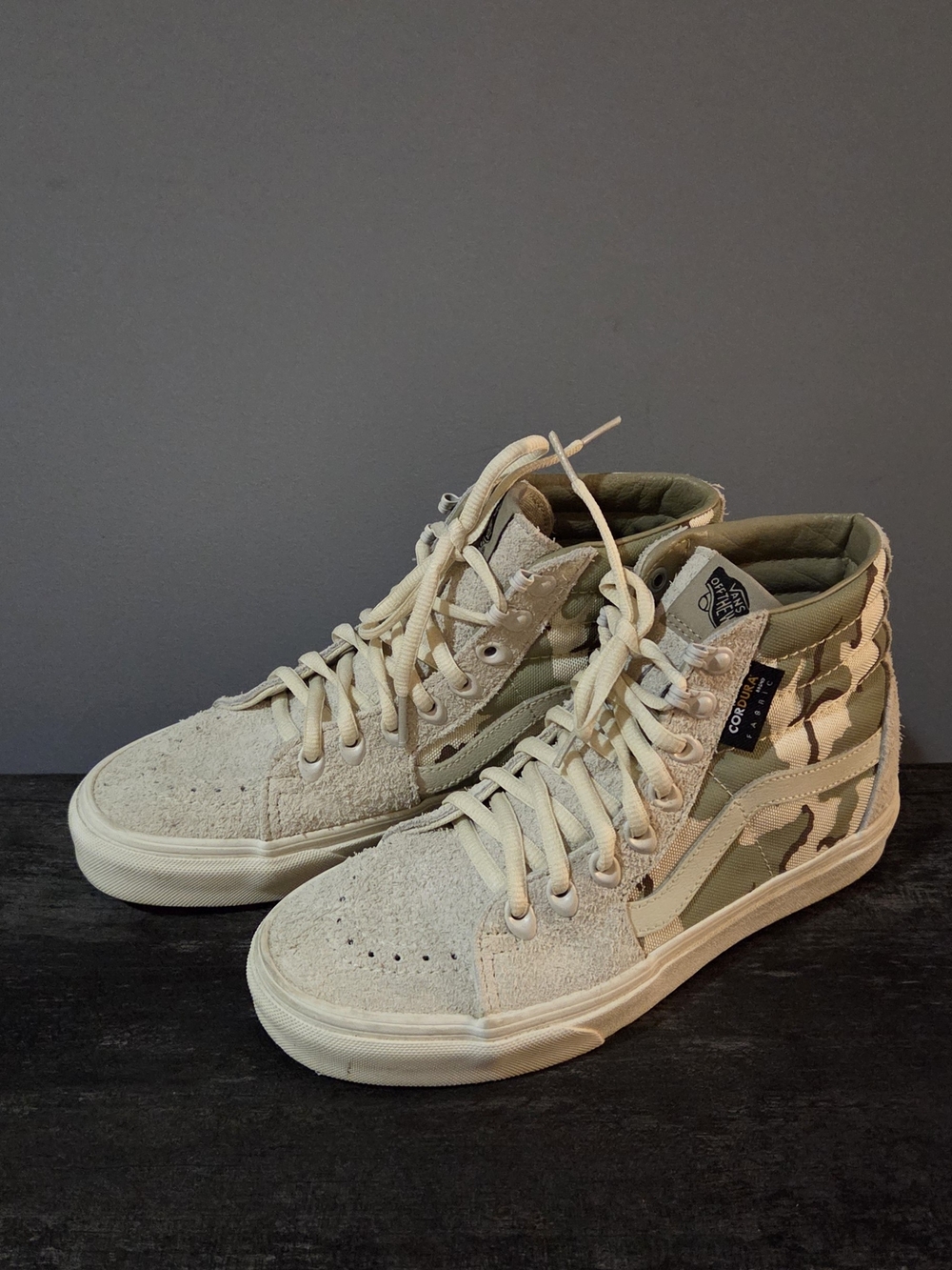 VANS Sk8-Hi Reissue High Top Sneaker - Beige Camo. Mens 5.5 Womens 7